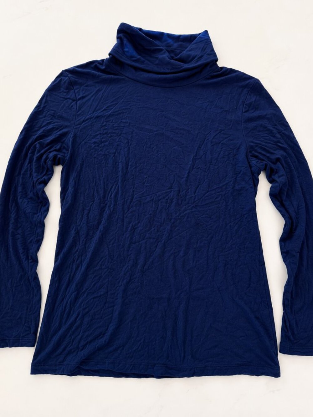 Tahari Navy Blue Turtleneck Long Sleeve Lightweight Top M NWOT - Picture 6 of 9